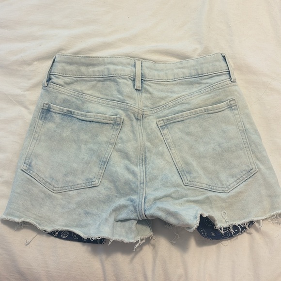 Old Navy O.G short, high rise. Exposed pocket detail cut off style - Picture 5 of 5